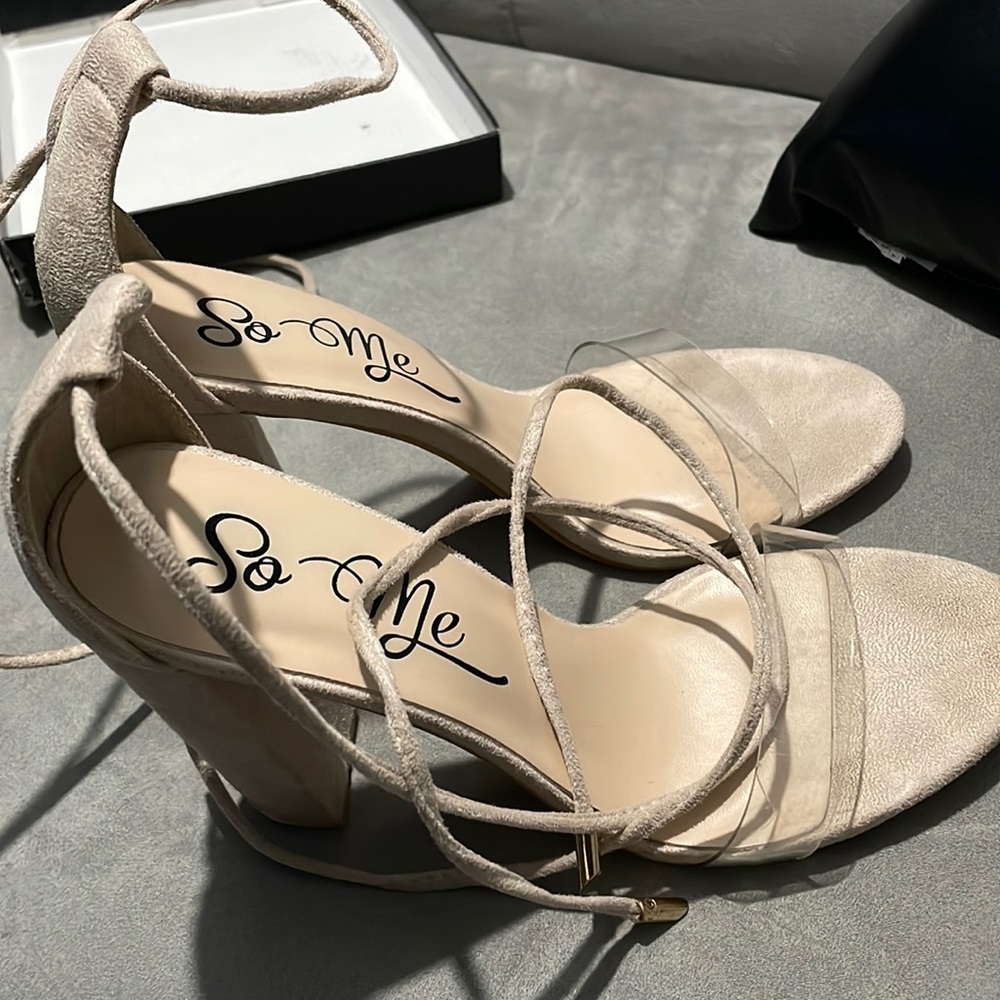 Tie-up tan heels. Womens 10